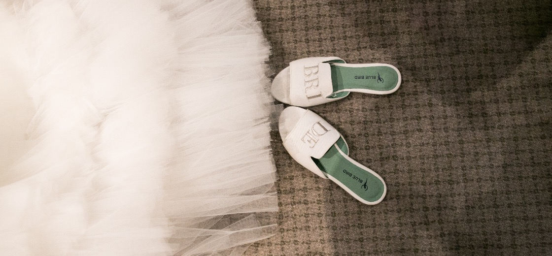Que tal personalizar loafers e shower flats para seu casamento? Confira as opções da Blue Bird Shoes