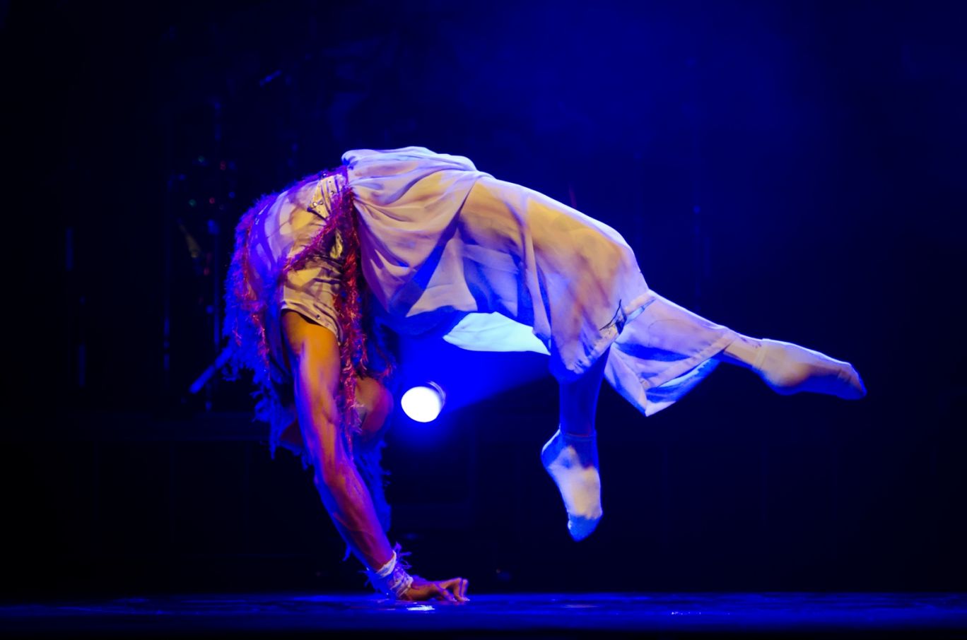 Protagonista de Alegria, do Cirque Du Soleil, traz “Universo Casuo” para Curitiba