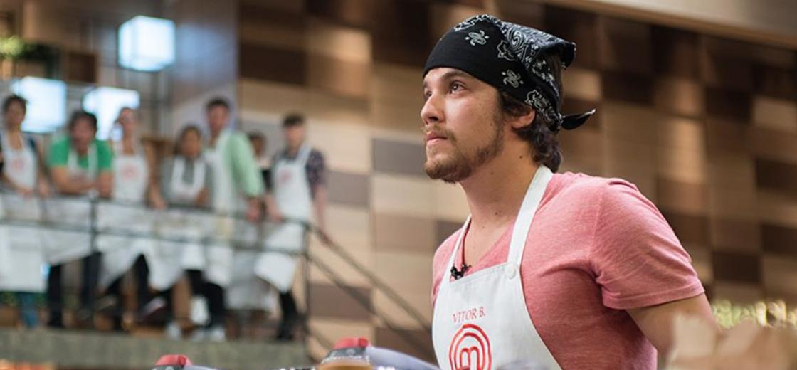 Ex-participante do MasterChef se despede de Curitiba com jantar no +55