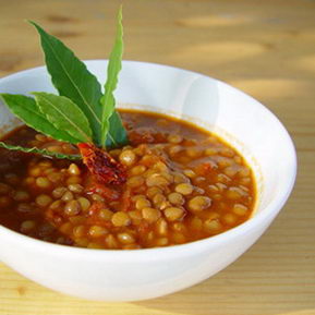 Sopa de lentilha com bacon