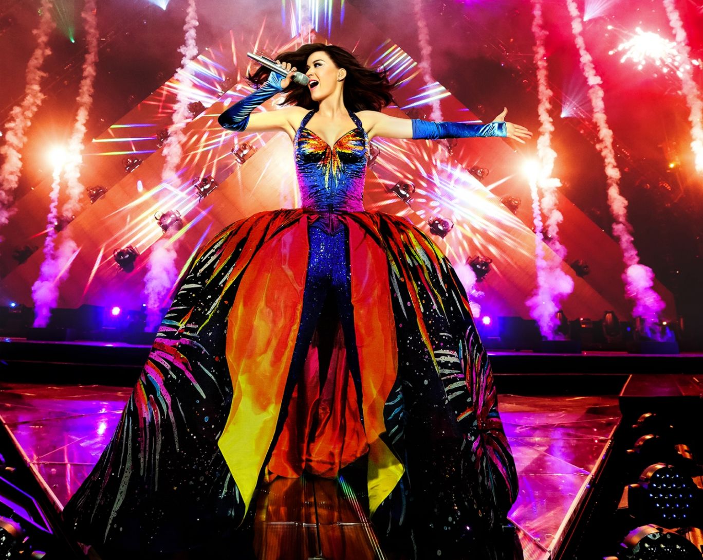 Katy Perry traz sua turnê mundial, ´The Prismatic World Tour´, para Curitiba