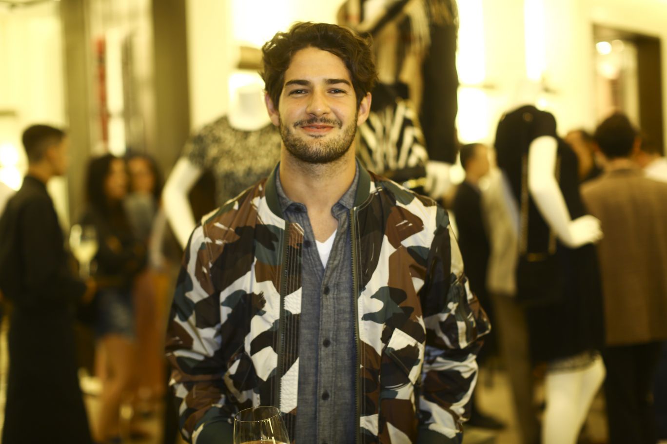 Fotos: Burberry celebra as festas de fim de ano na loja do JK em São Paulo