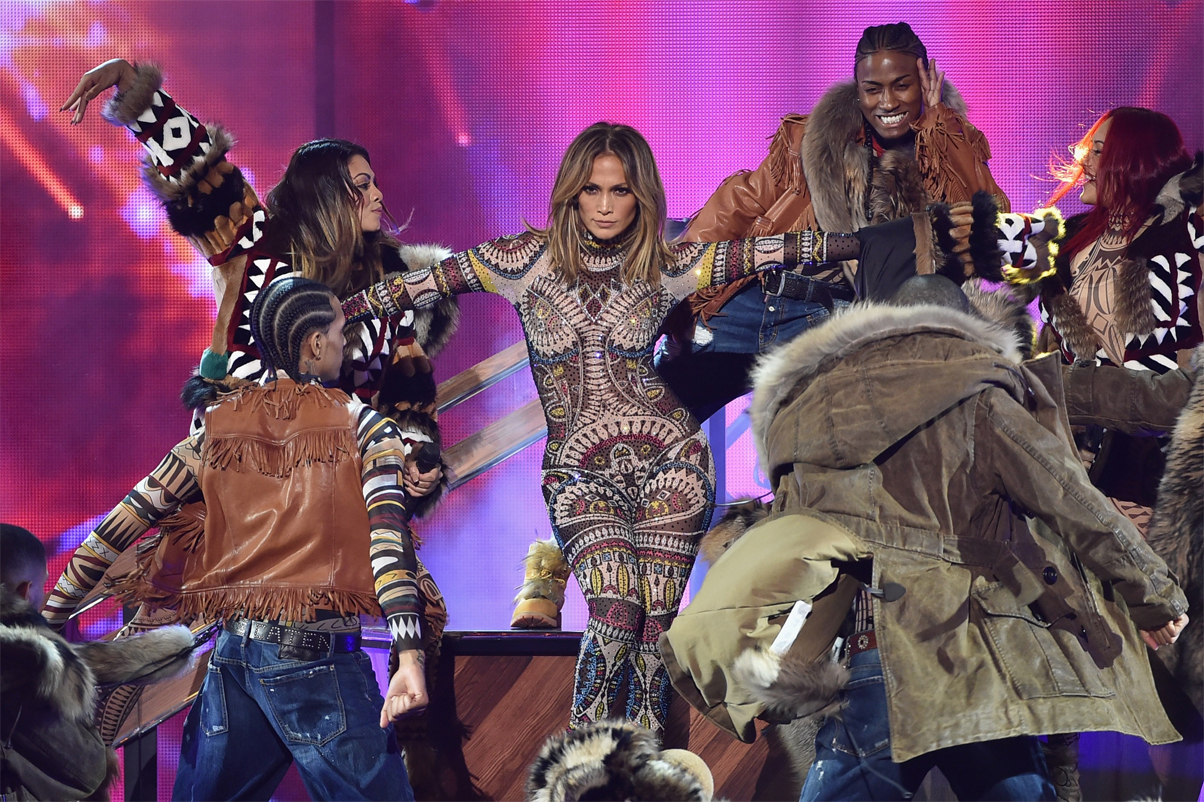 J.Lo no AMA 2015