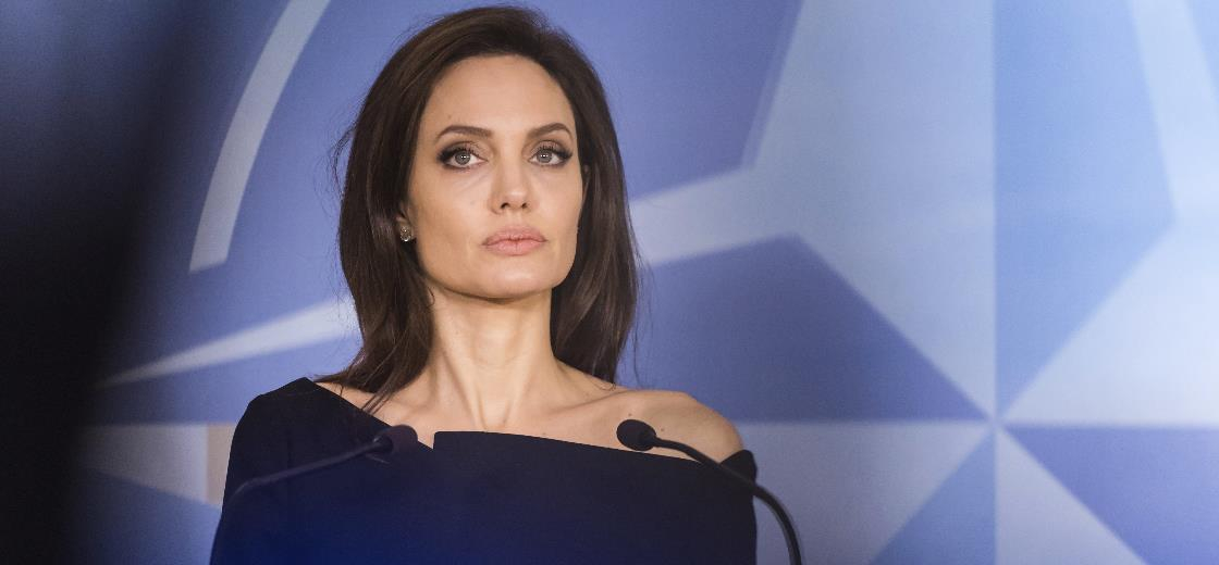 Angelina Jolie cria conta oficial no YouTube