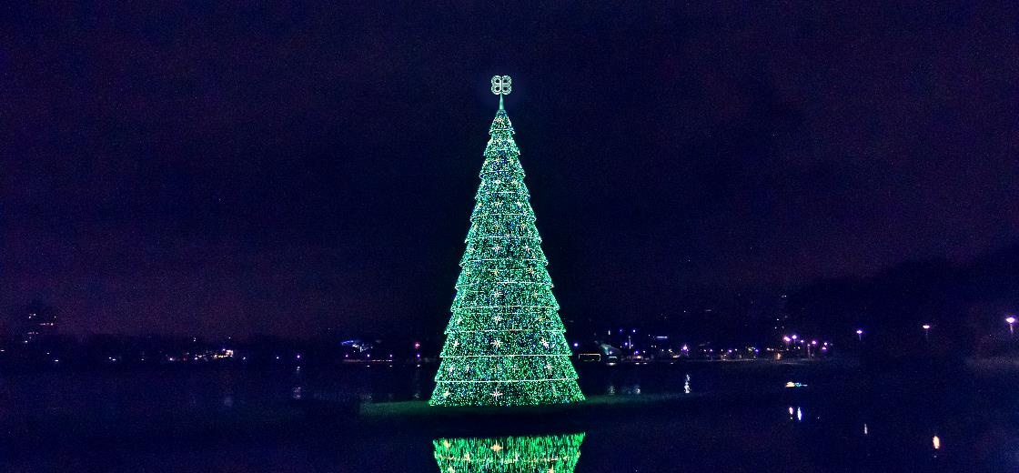 ParkShoppingBarigüi presenteia Curitiba com a maior árvore de Natal da cidade