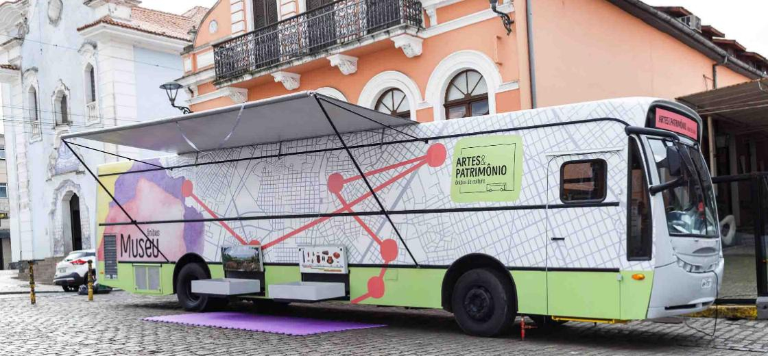 Curitiba ganha Ônibus Museu