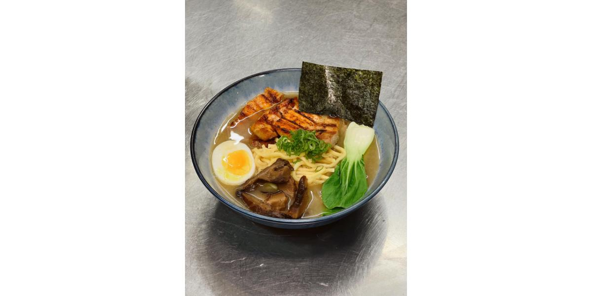 Nuu Nikkei apresenta novos pratos com toque criativo do chef Carlos Alata