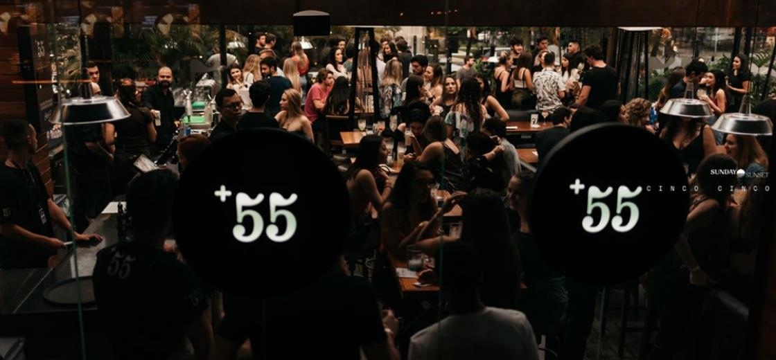+55 Bar é opção de bar e balada no verão em Curitiba