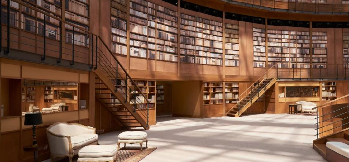Chanel transforma Grand Palais em uma imensa biblioteca