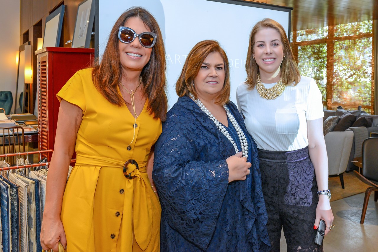 A empresária Marcia Almeida, a estilista Martha Medeiros e a empresária Mariana Gaião
